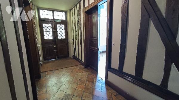 HYPER CENTRE
Ensemble immobilier offrant de nombreuses possibilités d'aménagement