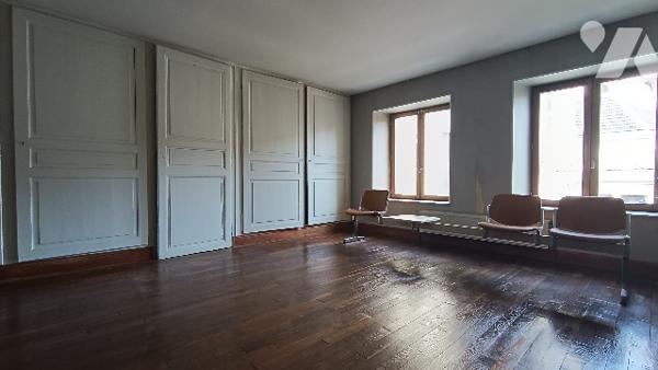 HYPER CENTRE
Ensemble immobilier offrant de nombreuses possibilités d'aménagement