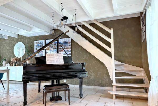 Villa de plain-pied 180 m² avec piscine et pool house