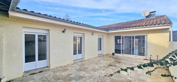 Immeuble avec appartement de 147 m² et local polyvalent de 180 m² à Sarlat
