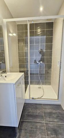 Immeuble avec appartement de 147 m² et local polyvalent de 180 m² à Sarlat