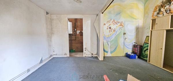 Immeuble avec appartement de 147 m² et local polyvalent de 180 m² à Sarlat
