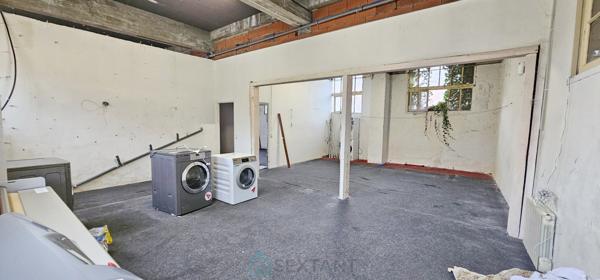 Immeuble avec appartement de 147 m² et local polyvalent de 180 m² à Sarlat