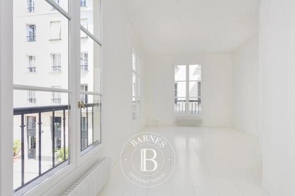 Paris 1er, Appartement 2 Chambres -  118 m² à vendre