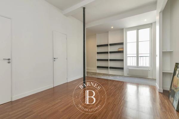 Paris 1er, Appartement 2 Chambres -  118 m² à vendre