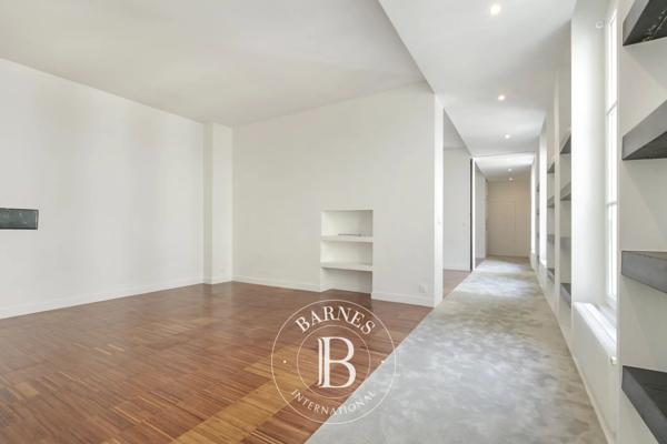 Paris 1er, Appartement 2 Chambres -  118 m² à vendre