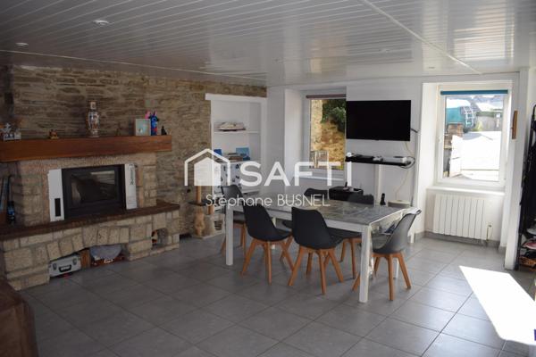 MAISON de VILLAGE 96 m2 sur un terrain de 203 m2 environ - 4 PIECES 3 CHAMBRES - COUR ET JARDIN - EQUEURDREVILLE HAINEVILLE