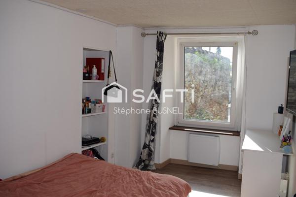 MAISON de VILLAGE 96 m2 sur un terrain de 203 m2 environ - 4 PIECES 3 CHAMBRES - COUR ET JARDIN - EQUEURDREVILLE HAINEVILLE