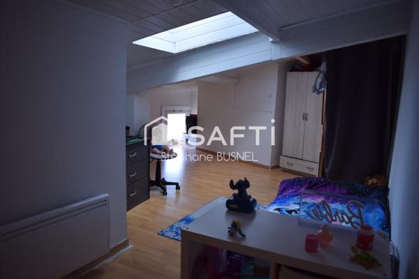 MAISON de VILLAGE 96 m2 sur un terrain de 203 m2 environ - 4 PIECES 3 CHAMBRES - COUR ET JARDIN - EQUEURDREVILLE HAINEVILLE