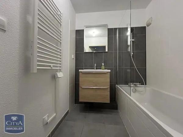 Appartement à louer 2 pièces 47.08m²