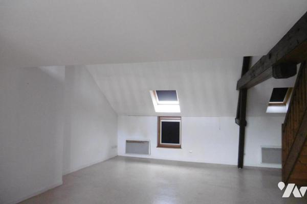 EU : immeuble de rapport avec 2 commerces et 2 appartements