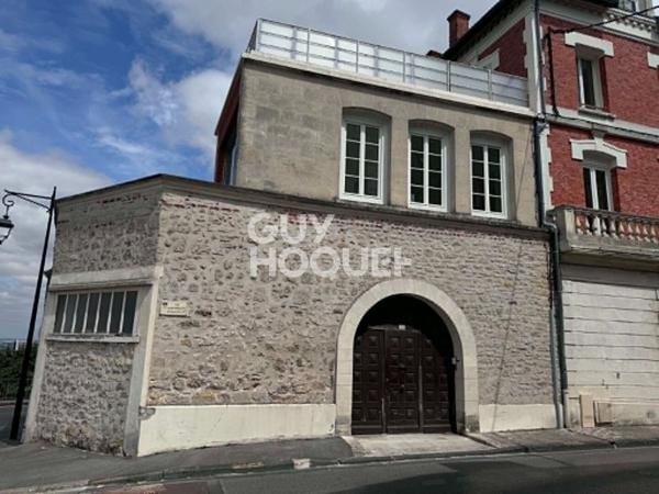 À louer Studio 28 m² Laon (ville haute)