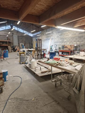 Local d'activités de 438 m²