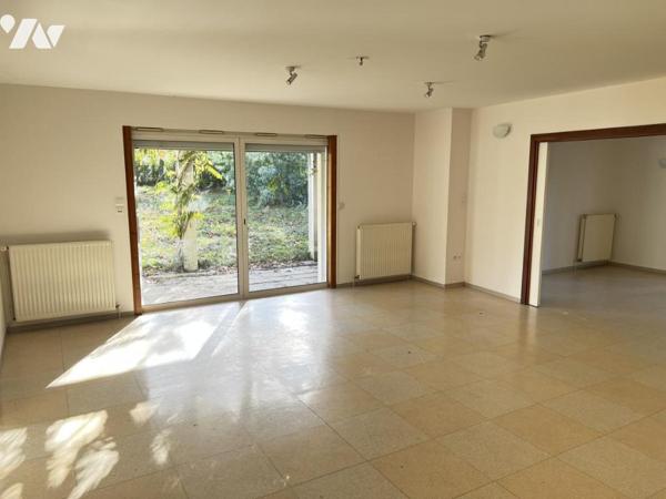 Bâtiment à usage d'activité tertiaire transformable.