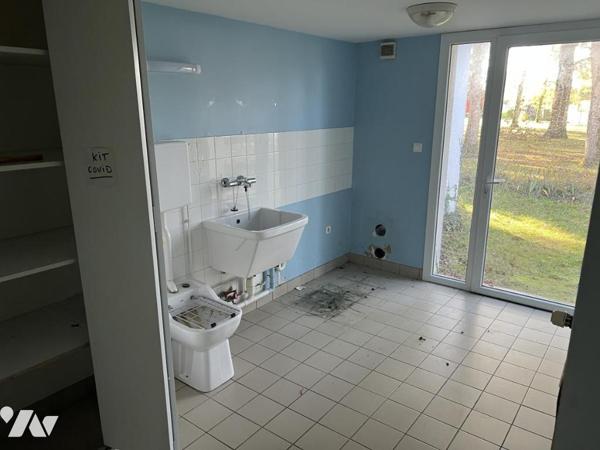 Bâtiment à usage d'activité tertiaire transformable.