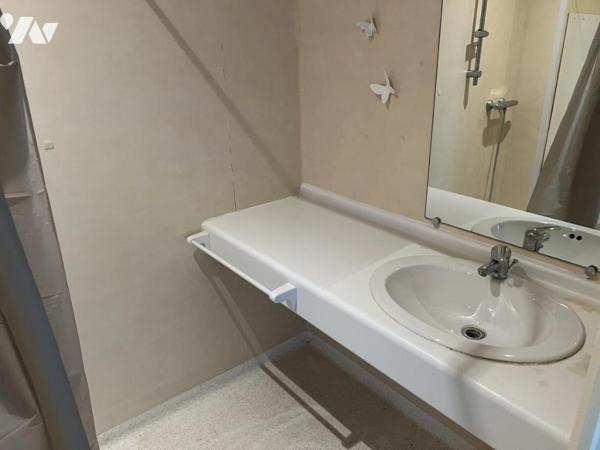 Bâtiment à usage d'activité tertiaire transformable.