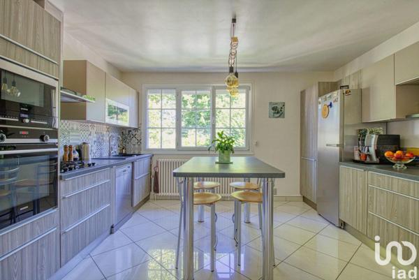 House for sale 5 rooms 178 m² Lagny-sur-Marne