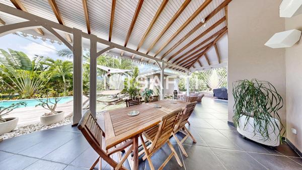 Villa haut de gamme, quatres chambres, dépendance