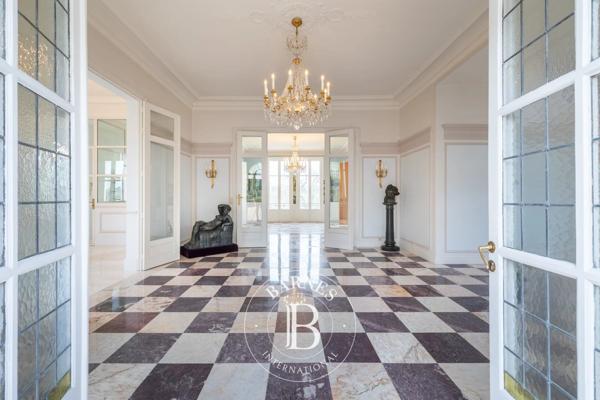 Saint-Germain-en-Laye, Maison 5 Chambres -  379 m² à vendre