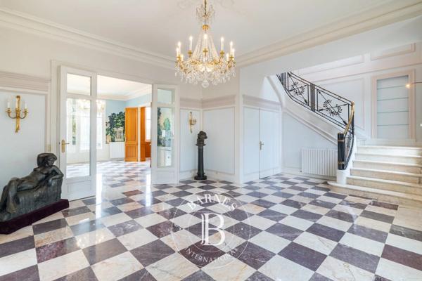 Saint-Germain-en-Laye, Maison 5 Chambres -  379 m² à vendre