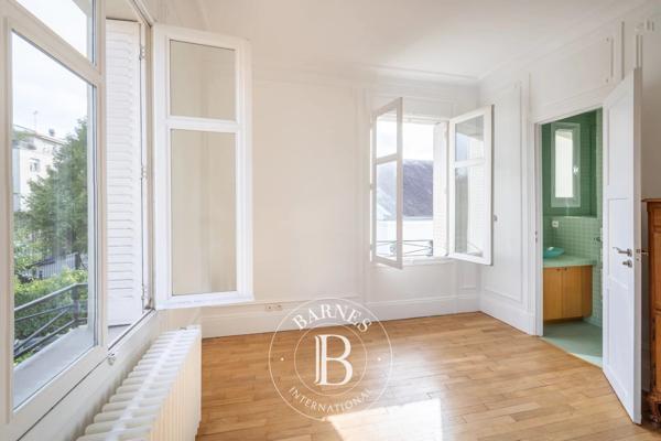 Saint-Germain-en-Laye, Maison 5 Chambres -  379 m² à vendre