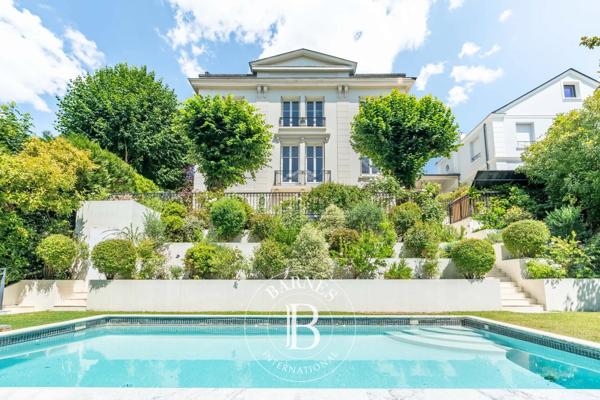 Saint-Germain-en-Laye, Maison 5 Chambres -  379 m² à vendre
