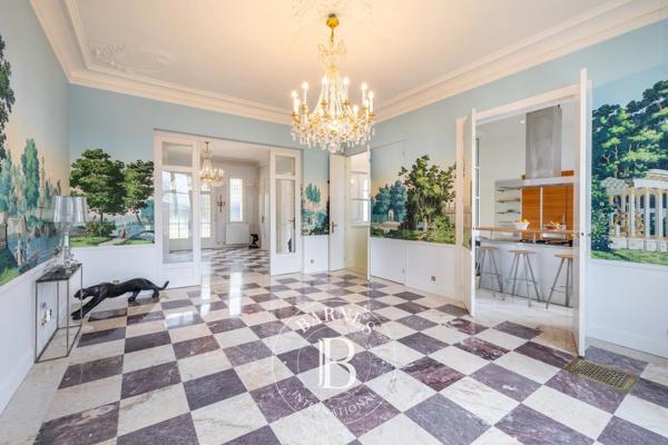 Saint-Germain-en-Laye, Maison 5 Chambres -  379 m² à vendre