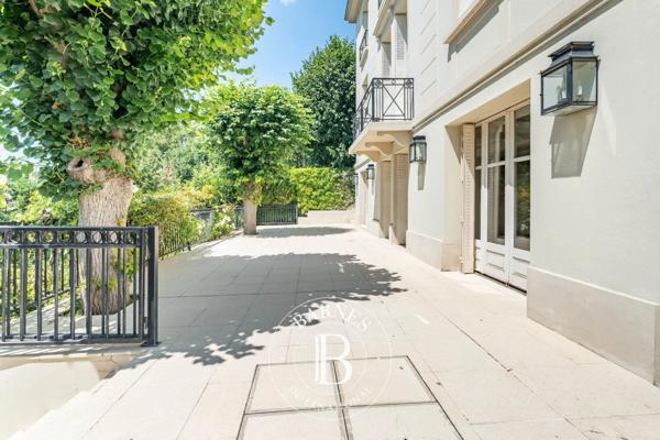 Saint-Germain-en-Laye, Maison 5 Chambres -  379 m² à vendre