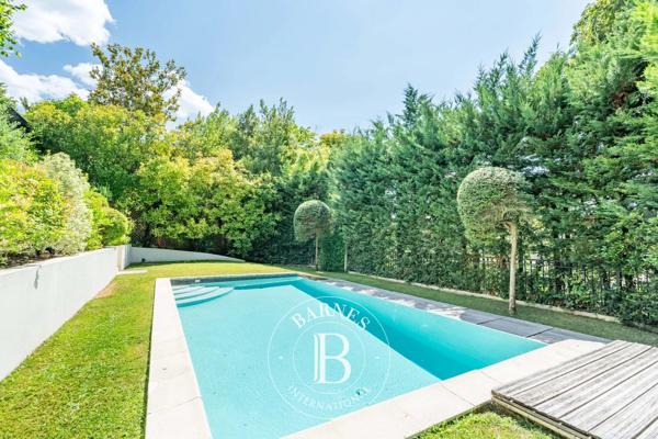 Saint-Germain-en-Laye, Maison 5 Chambres -  379 m² à vendre