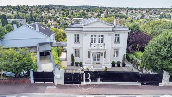 Saint-Germain-en-Laye, Maison 5 Chambres -  379 m² à vendre