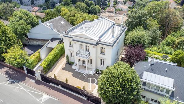 Saint-Germain-en-Laye, Maison 5 Chambres -  379 m² à vendre