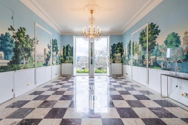 Saint-Germain-en-Laye, Maison 5 Chambres -  379 m² à vendre