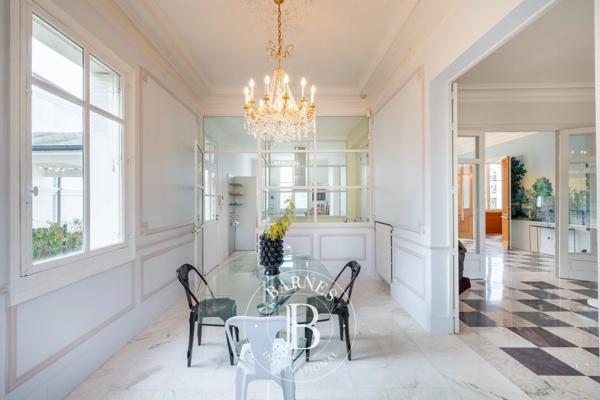 Saint-Germain-en-Laye, Maison 5 Chambres -  379 m² à vendre