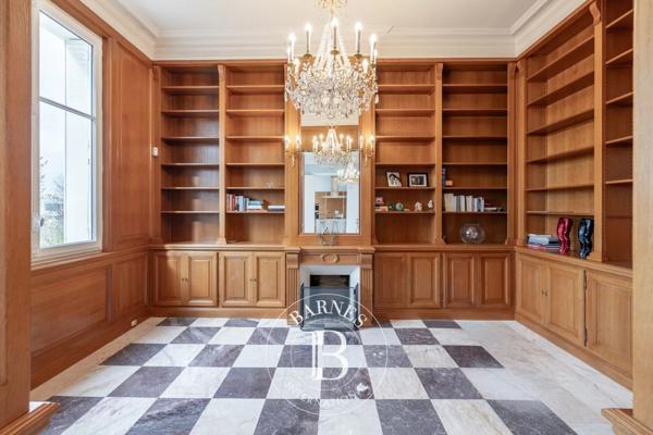 Saint-Germain-en-Laye, Maison 5 Chambres -  379 m² à vendre