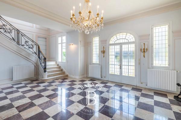Saint-Germain-en-Laye, Maison 5 Chambres -  379 m² à vendre