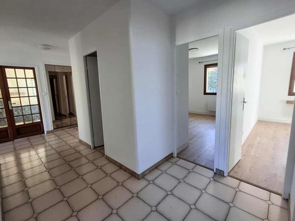 Maison rénovée avec dépendance, garage et grand terrain divisible ? plein centre de Saint-André-de-Cubzac (33240)