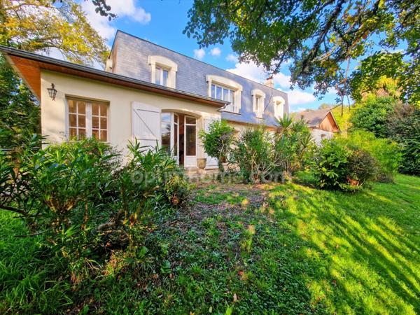 🏡 Maison d’architecte 250 m² – 4 chambres – Vue Pyrénées – Terrain de +3 hectares –BOSDARROS (64)