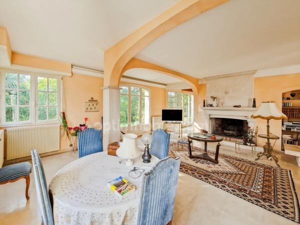 🏡 Maison d’architecte 250 m² – 4 chambres – Vue Pyrénées – Terrain de +3 hectares –BOSDARROS (64)