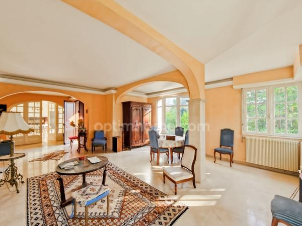 🏡 Maison d’architecte 250 m² – 4 chambres – Vue Pyrénées – Terrain de +3 hectares –BOSDARROS (64)