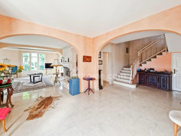 🏡 Maison d’architecte 250 m² – 4 chambres – Vue Pyrénées – Terrain de +3 hectares –BOSDARROS (64)