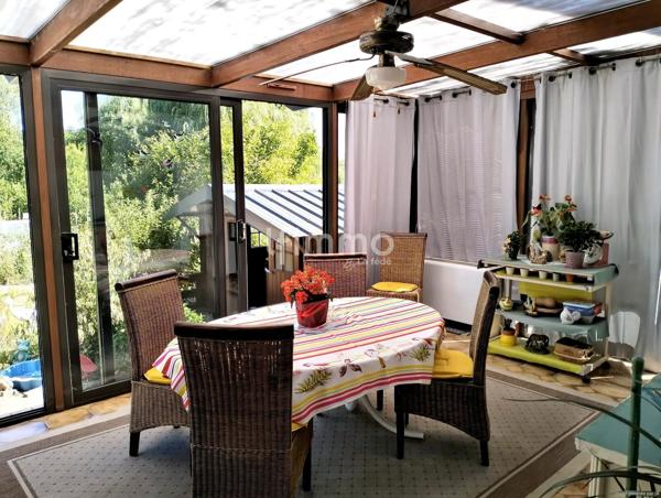 Maison avec dépendances, sur environ 16 ares