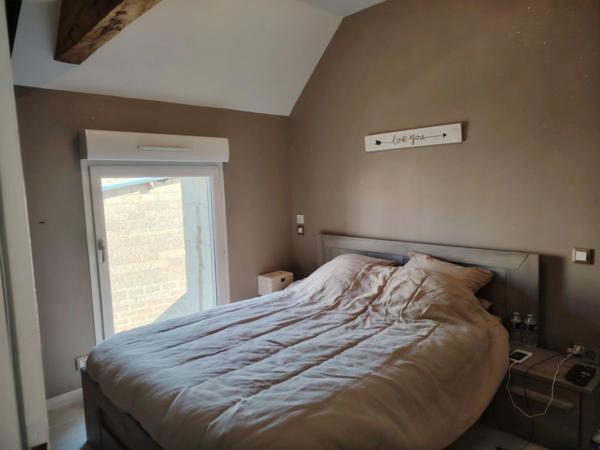 Belle maison en pierre avec dépendance et potentiel locatif sur un terrain de 1100 m² Beaumont Saint Cyr