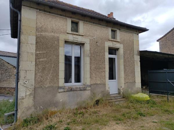 Belle maison en pierre avec dépendance et potentiel locatif sur un terrain de 1100 m² Beaumont Saint Cyr