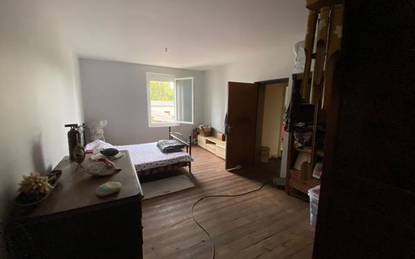 Maison à vendre    4 pièces •  Izon