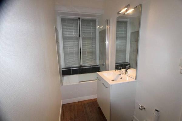 Appartement 2 pièces                                        - 44000 Nantes - Centre ville Réf : 12039