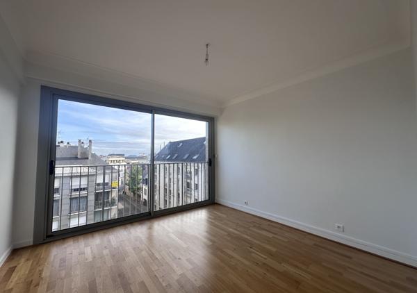 APPARTEMENT T4 BALCON PARKING / REF : 1232
