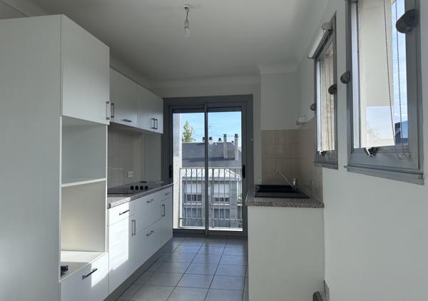 APPARTEMENT T4 BALCON PARKING / REF : 1232