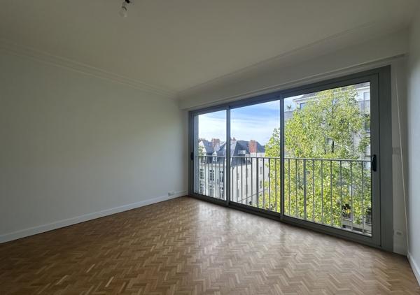 APPARTEMENT T4 BALCON PARKING / REF : 1232