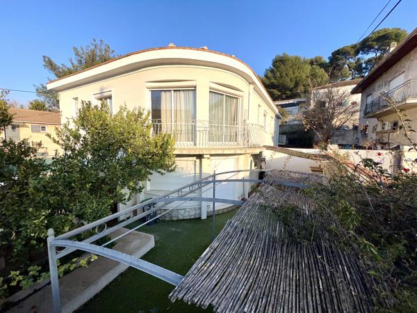 Les olives (13013) MARSEILLE 13013 - Les Olives - Appartement 3/4 pièces de 91m2 avec balcon, parking et garage.