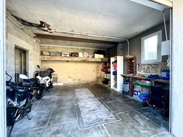 Les olives (13013) MARSEILLE 13013 - Les Olives - Appartement 3/4 pièces de 91m2 avec balcon, parking et garage.